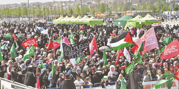 Peygamber sevdalıları Yenikapı’da kıyama durdu
