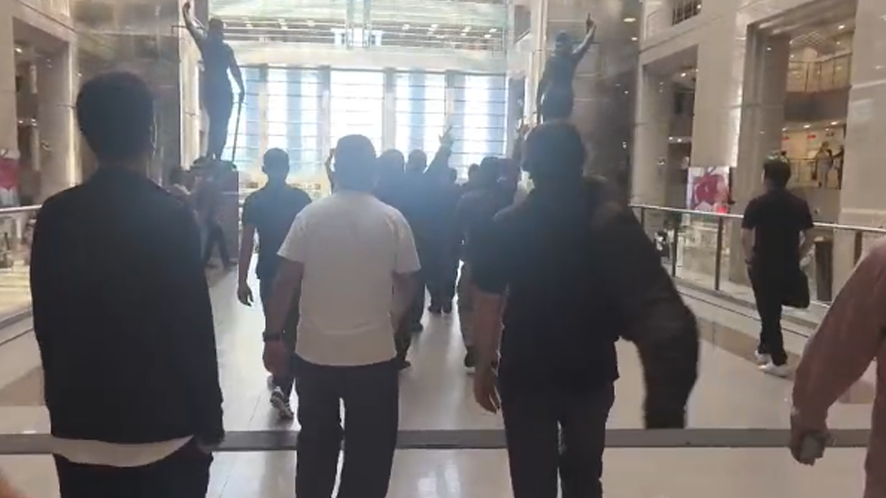 Peygambere hakaret eden LEMAN'ı protesto edenler mahkemeye çıkarıldı, Çağlayan Adliyesi tekbirlerle inletildi!edenler mahkemeye çıktı, Çağlayan Adliyesi tekbirlerle inletildi!