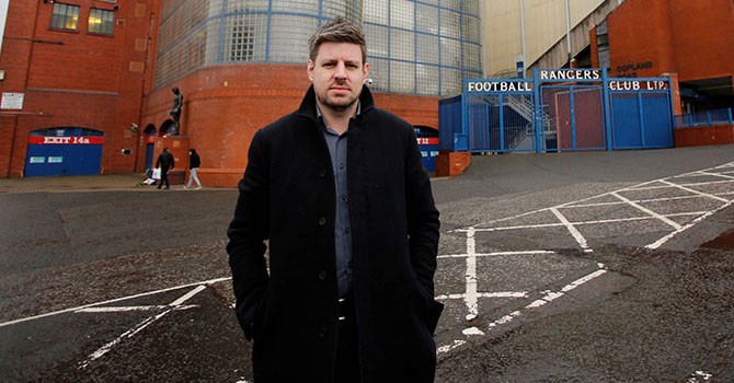 Peygamberimize hakaret istifa ettirdi