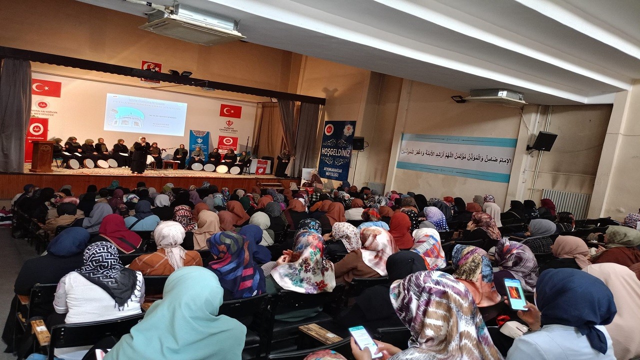 Peygamberimize Naatlar ve Şiir Dinletisi programı gerçekleşti