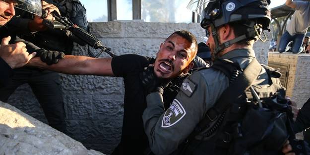 Peygamberimiz'e (SAV) hakarete karşı çıktılar! Terörist İsrail polisi Filistinlilere müdahale etti