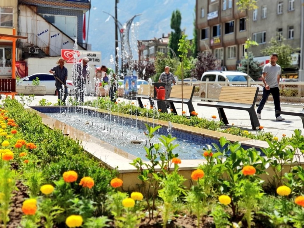 Peyzaj çalışmaları görsel şölen oluşturuyor 