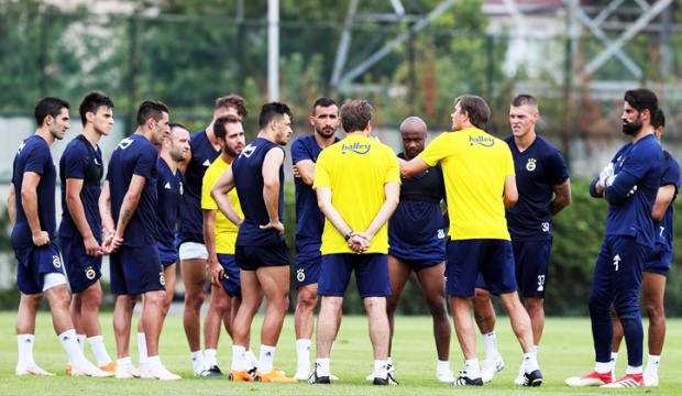 Phillip Cocu, Benfica maçının 11'ini belirledi!