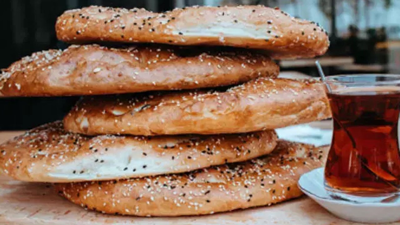 İftar sofralarına pide tarifi: Böylesini yemediniz! Fırıncıdan yeni çıkmış gibi