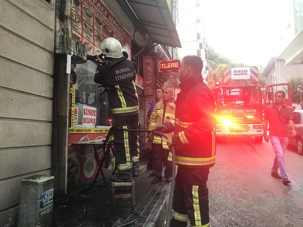 Pidecideki yangın vatandaşları sokağa döktü 