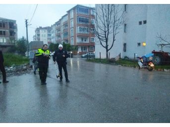 Pikap ile motosiklet çarpıştı: 1 yaralı