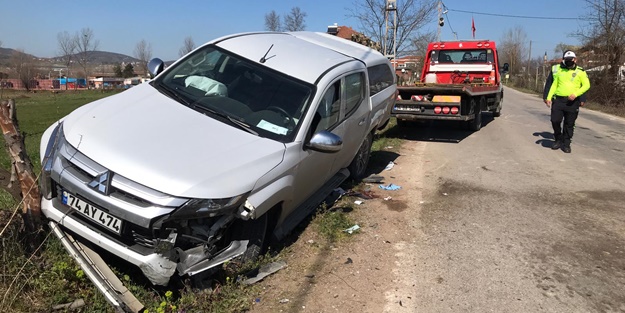 Pikap ile otomobil çarpıştı... Ölü ve yaralılar var