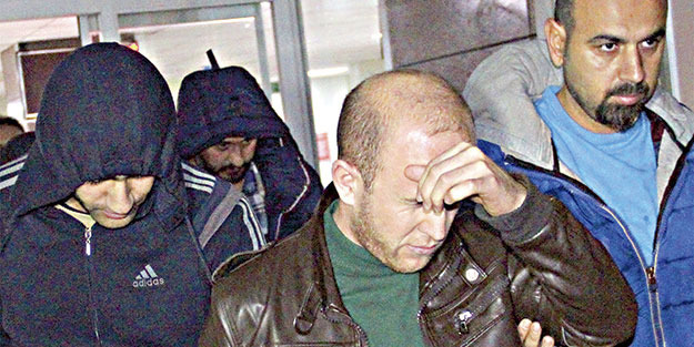 Pilotları da himmete göre görevlendirmişler