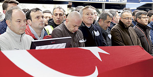 Pilotların cenazesi toprağa verildi