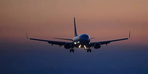 Pilotu bayılan uçak acil iniş yaptı