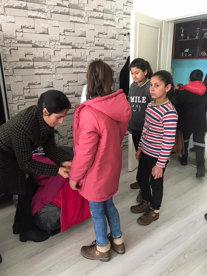 Pınarbaşı Belediyesi’nden ihtiyaç sahibi öğrencilerini ısıtan yardım 