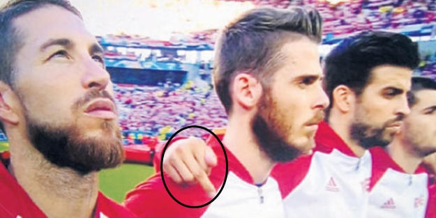 Pique İspanya'da vatan haini ilan edildi!