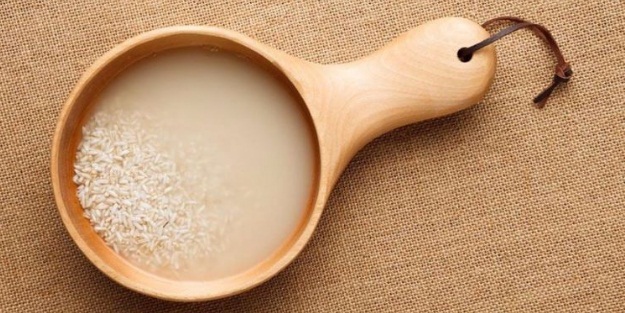 Pirinçleri yıkadıktan sonra suyunu dökmeyin!