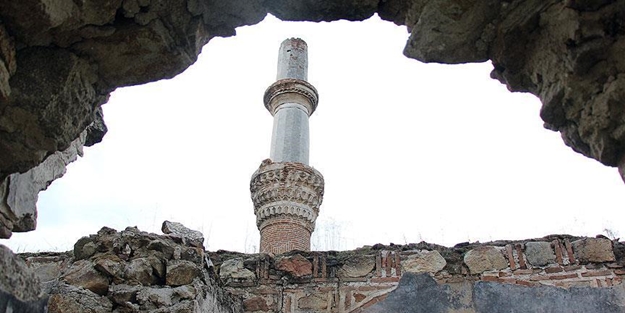 Pirlepe'nin Osmanlı camisi onarılmayı bekliyor