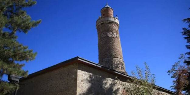 Pisa kulesinden daha eğik! İlk günkü ihtişamını koruyor