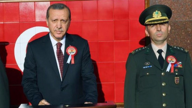 Pişkin cevap: Darbeyi yapanı ben sizden çok merak...