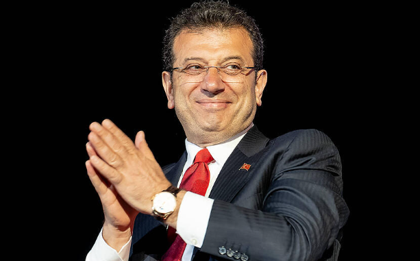 Pişkin Ekrem’in Alevilerle dansı! Dün "S…et" Bugün ziyaret
