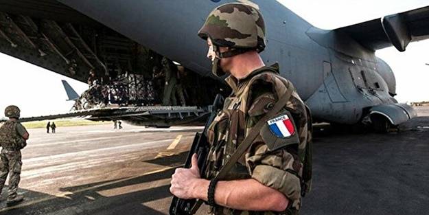 Pişkin sözlerin ardından Macron'a tepki büyüyor! Bir hamle daha: Hava sahasını kapattılar