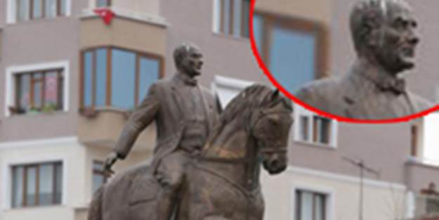 Pislik içindeki Mustafa Kemal büstüyle 29 Ekim'i kutladılar