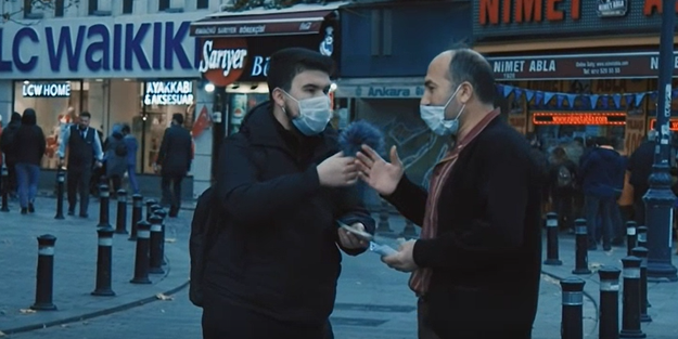 Piyango bileti alanlara domuz eti ikram ettiler!