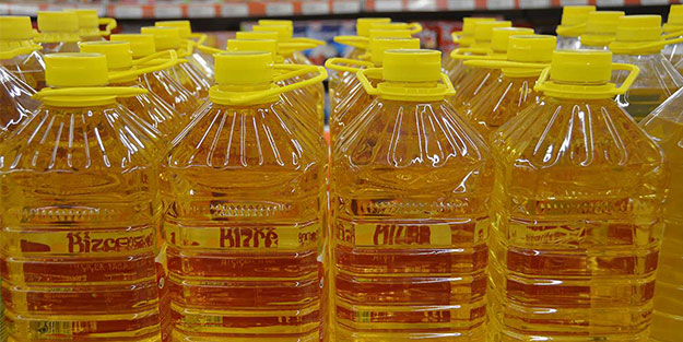 Piyasanın 20-25 lira altından satışa sundular! Vatandaş ayçiçek yağına akın etti