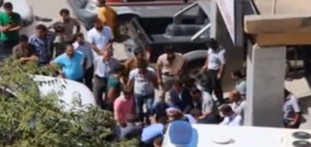 PKK, AK Parti Şemdinli İlçe yöneticisi'nin aracını taradı: 1 ölü