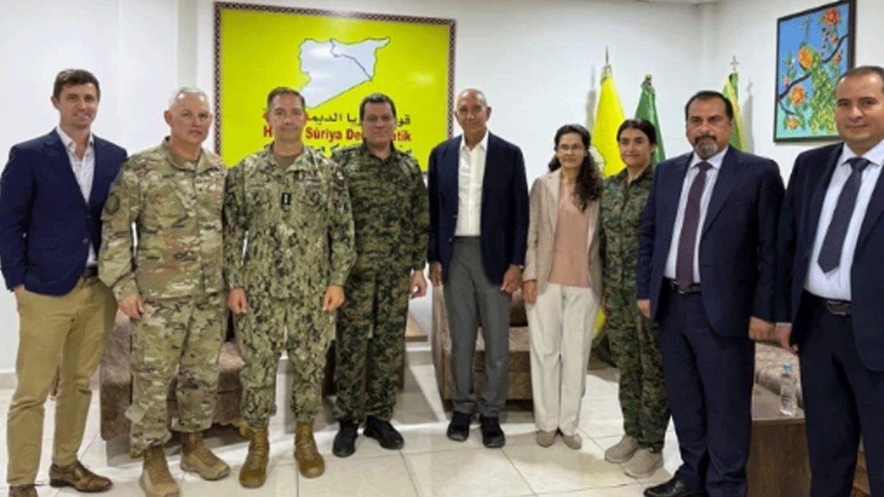 ‘PKK ayrı, YPG ayrı’ diyen ABD Elçisi Barrack’tan terörist Abdi’ye ziyaret: PKK başka, YPG başka, Abdi aşkı bambaşka!