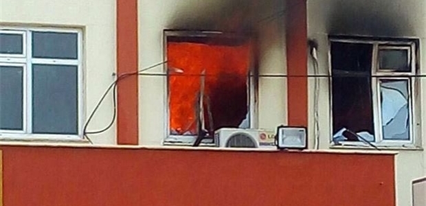 PKK bir okulu daha yaktı