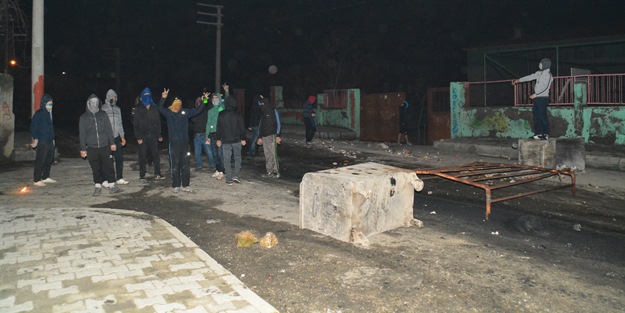 PKK eşkıyalarının yeni gözdesi mobese direkleri!