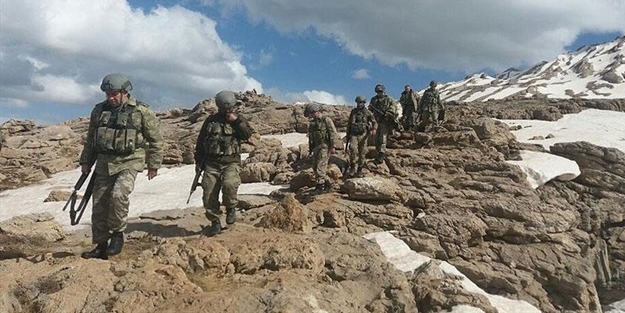 PKK işbirlikçilerine operasyon: 21 gözaltı!