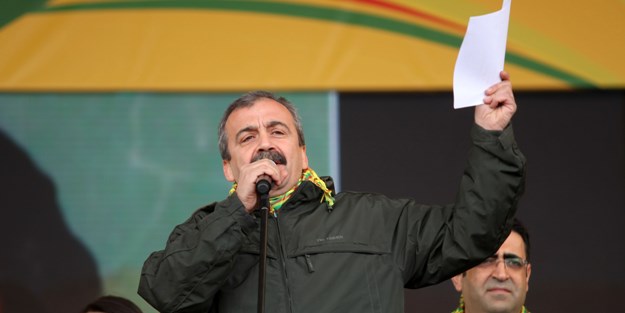 PKK köşeye sıkıştı, Sırrı 'çatışmasızlık' için yalvardı