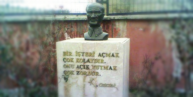 PKK putçuları Mustafa Kemal büstünü söktü