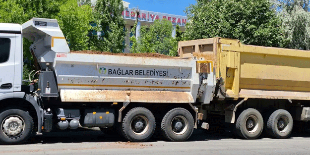 PKK sempatizanları belediye yönetirse böyle olur! İşçilere rezil hareket