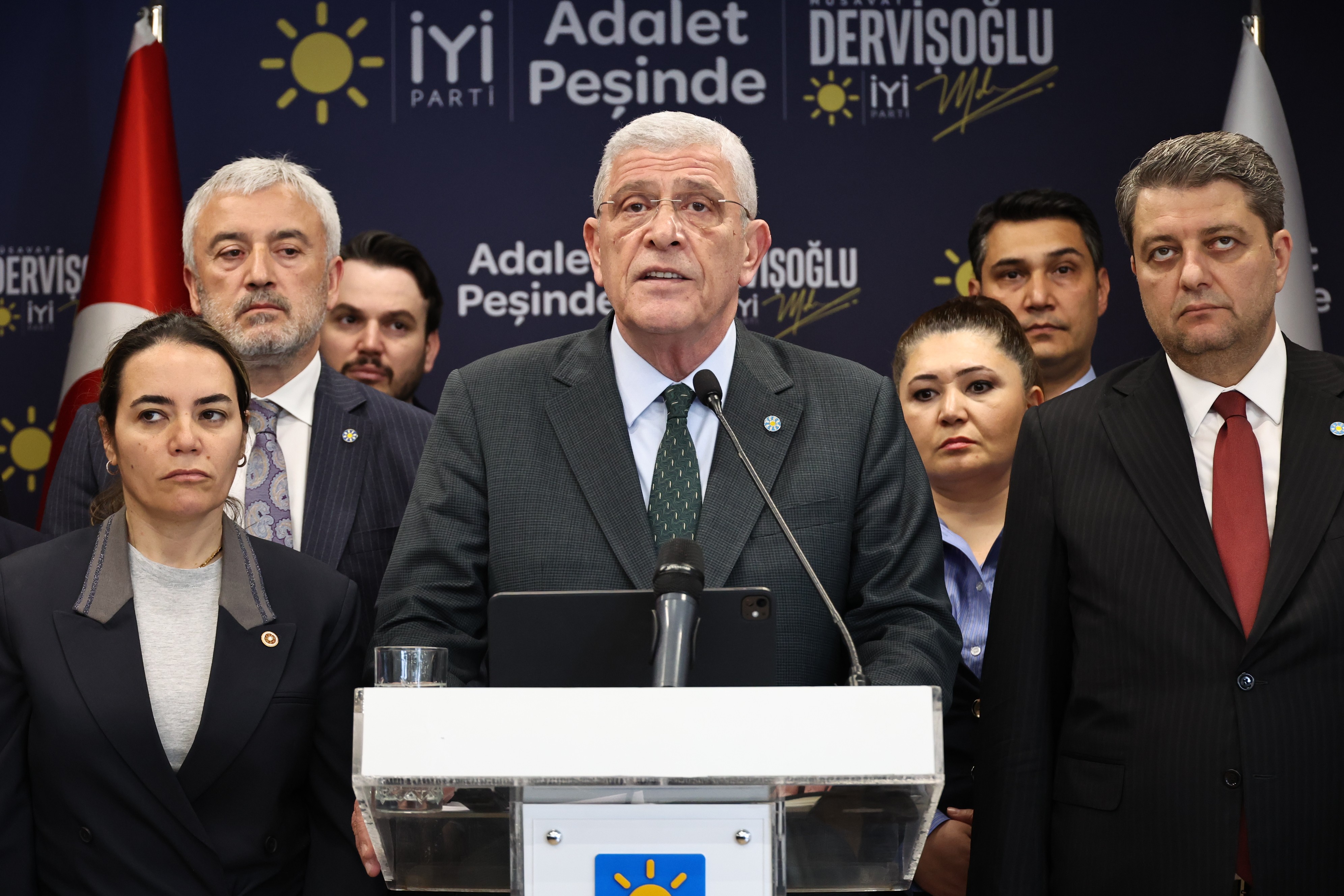 PKK silahlarını gömdü, İYİ Parti yasa boğuldu! Derdin ne senin Müsavat?