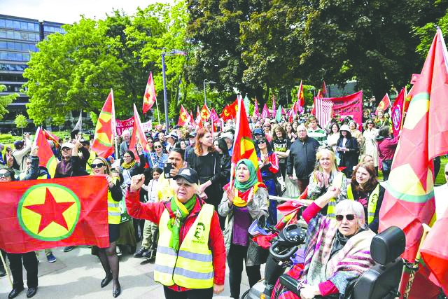 PKK şovuna seyirci kaldılar