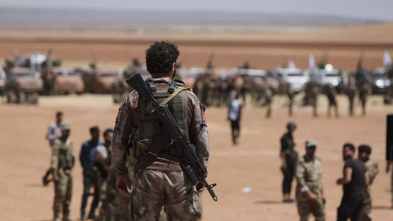 PKK Suriye'de kimsesiz kaldı! Türkiye sınırında Fidan'ın silah bırakma çağrısı