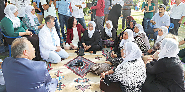 PKK yandaşlarına destek ziyareti