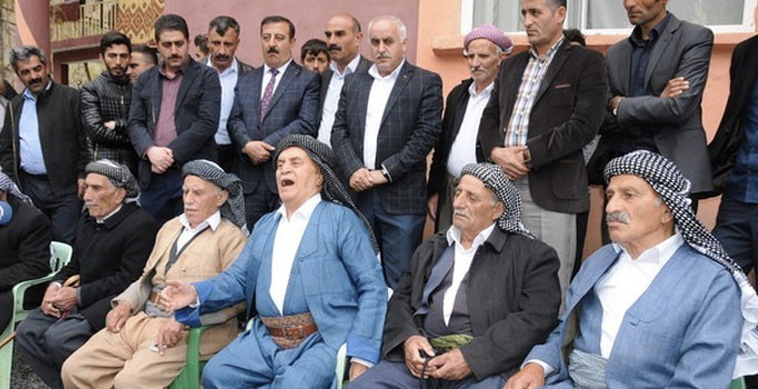 PKK, yol kesip Ak Parti Gençlik Kolları Başkanı ve kardeşini kaçırdı