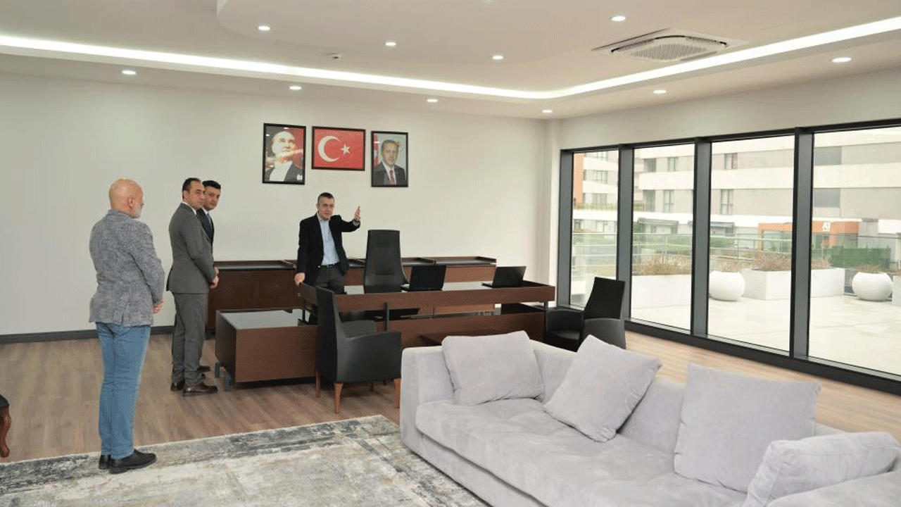 PKK'lı CHP'liden kurtuldu! Makam odası artık öğrencilerin