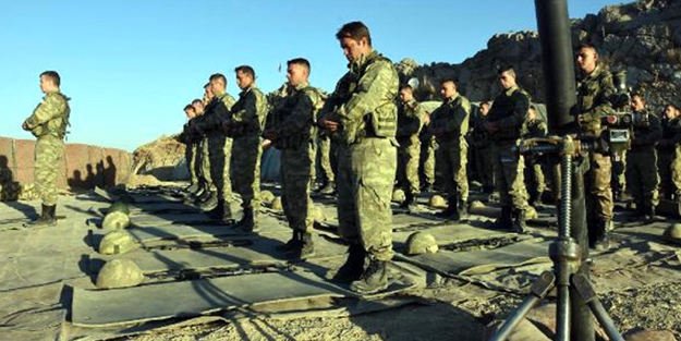 PKK'lı pisliklerden temizlenen Kaletepe'de bayram namazı