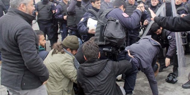 Alçak tehdide polisten tokat gibi cevap! VİDEO