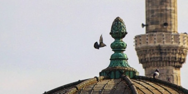 PKK'lı teröristler ibadeti engelliyor!