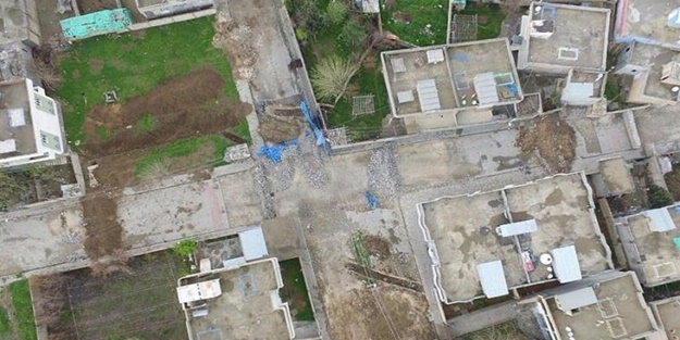 PKK'lı teröristler, vatandaşların evlerini kasten yıktı