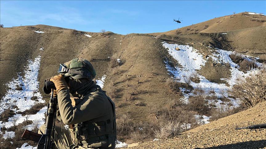 PKK'lı teröristlere ait 6 barınak ve sığınak imha edildi