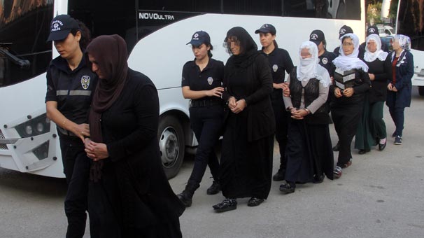 PKK'lı teröristleri evlerinde beslemişler
