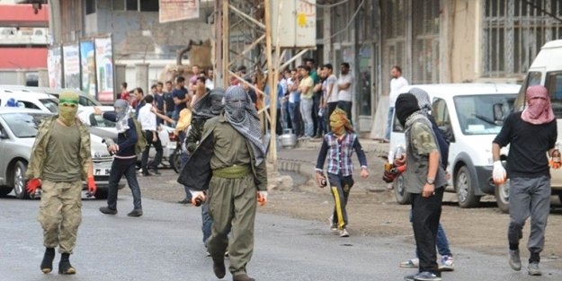 PKK'lı teröristleri tedavi eden sağlıkçılara operasyon!
