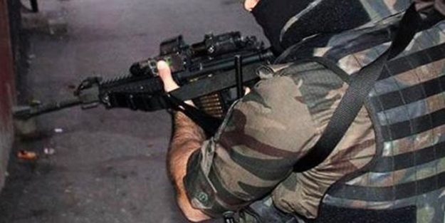 PKK'lı teröristlerle çatışma!