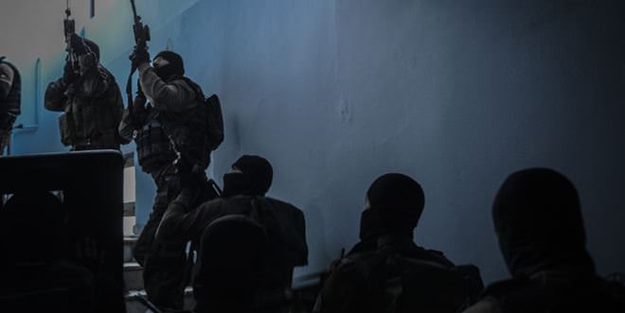 PKK'lıların karargahı basıldı!