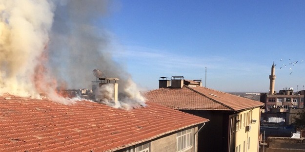 PKK'lılar yine okul yaktı