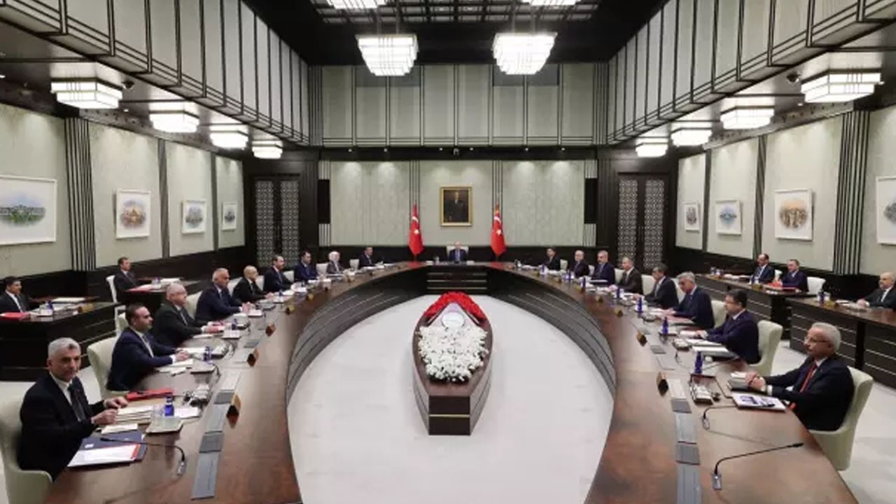 Ana gündem PKK'nın fesih kararı! Kabine Erdoğan başkanlığında toplandı